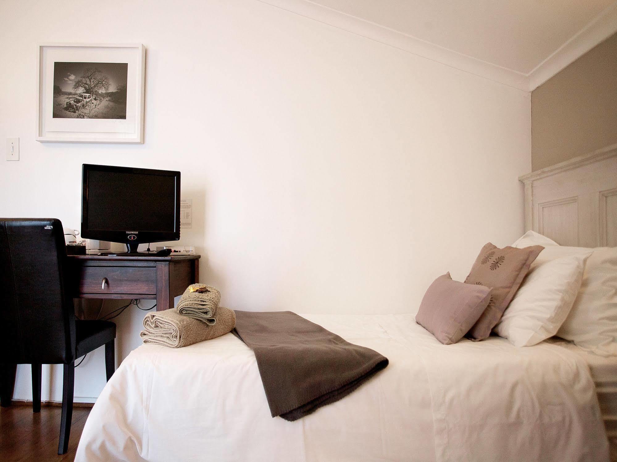 Art Gallery Guest House - Thandekayo Hout Bay Exterior foto