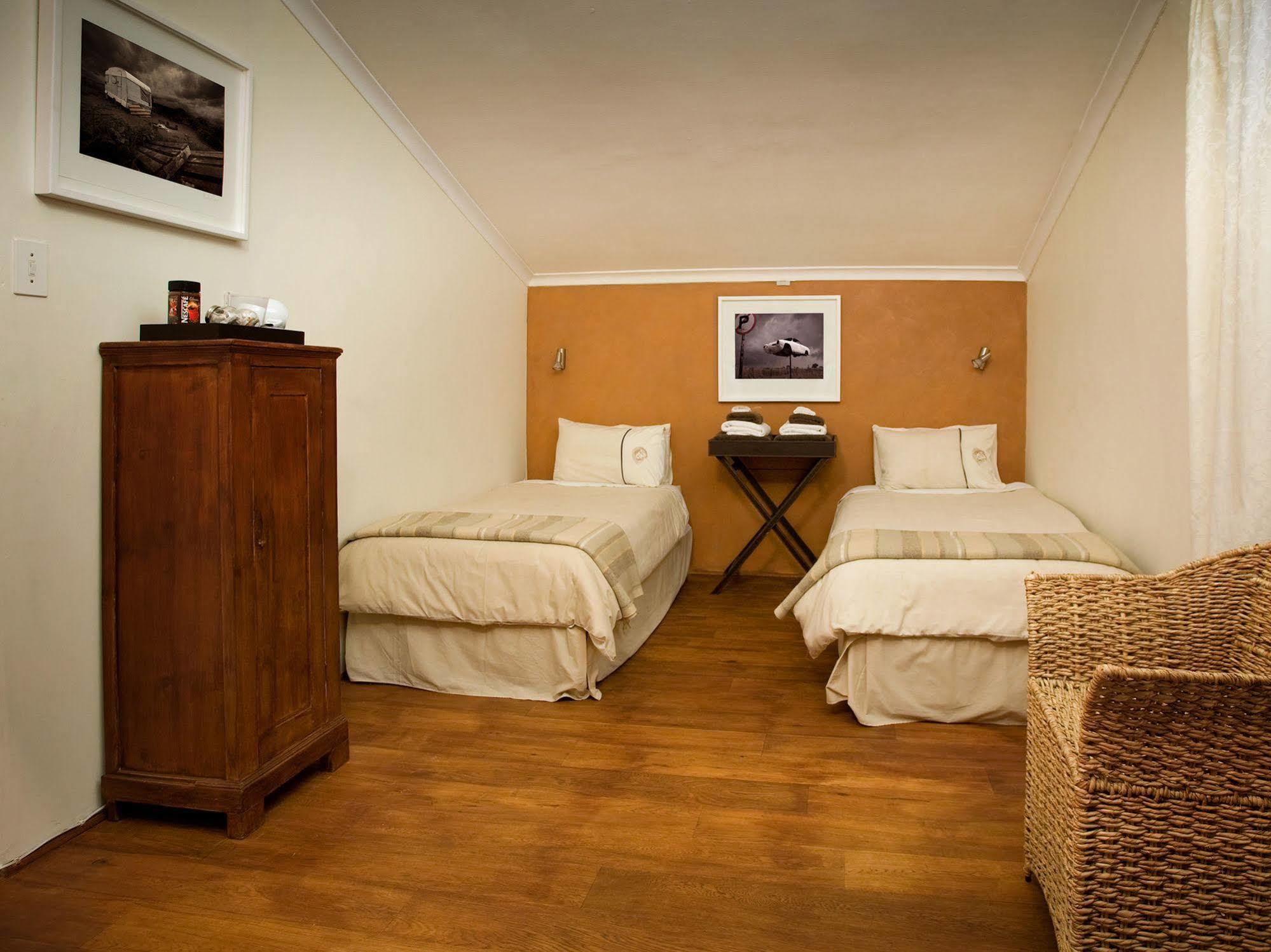 Art Gallery Guest House - Thandekayo Hout Bay Exterior foto